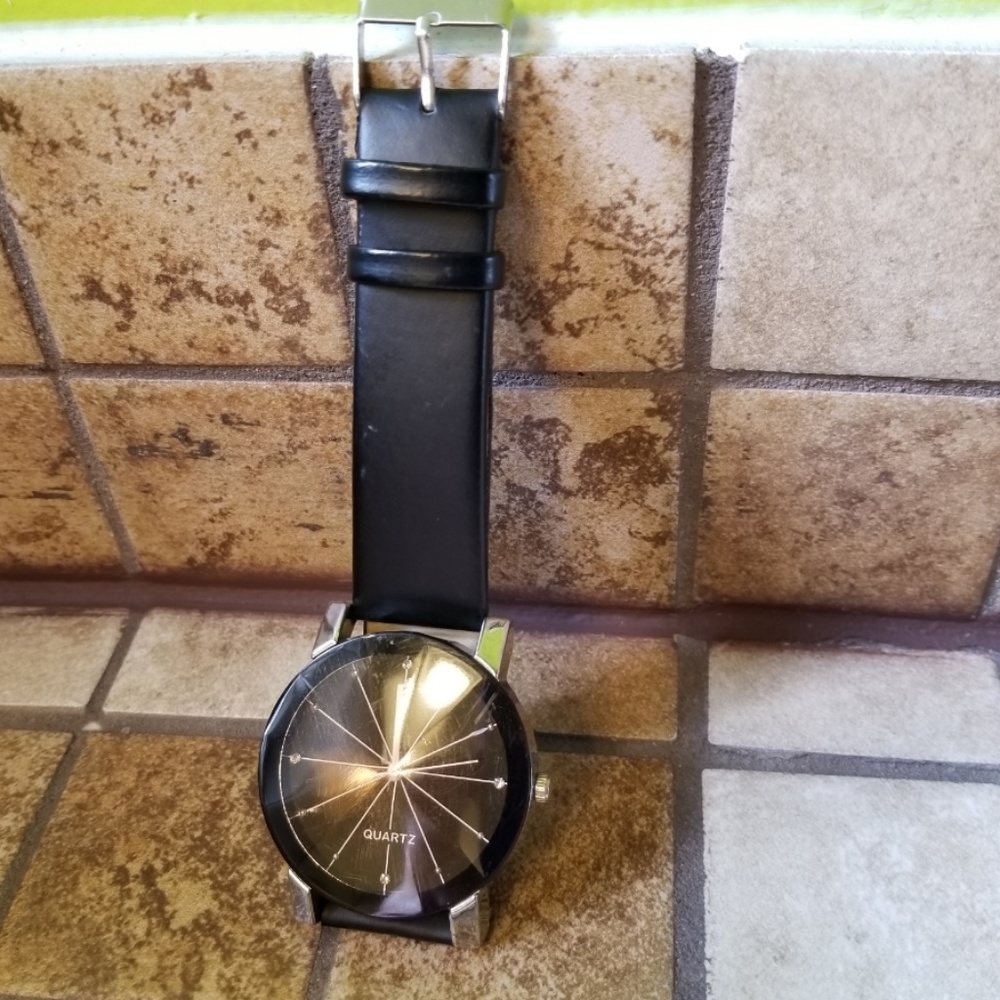 Men's Watch - Picture 2 of 2